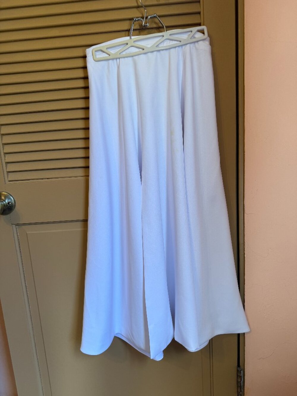 White tea/midi length skirt w split